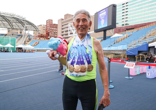 . Un homme de 91 ans battant des records mondiaux, découvrez la fascinante vitalité mongole.